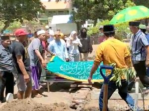 2 Korban Tewas Tragedi Kanjuruhan Asal Probolinggo Dimakamkan
