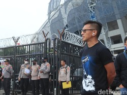 Teddy Tjahjono Bicara Tiket dan Laga Tunda Persib Vs Persija