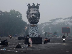 Duka Tragedi Kanjuruhan: Suami Tewas, Istri Belum Ditemukan