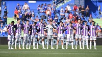Liga Spanyol turut mengucapkan bela sungkawa atas Tragedi Kanjuruhan melalui prosesi mengheningkan cipta sebelum pertandingan. (Foto: Getty Images/Denis Doyle)
