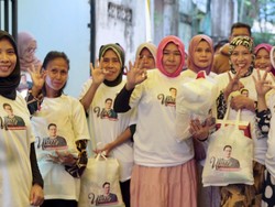 Relawan Sandiaga Gelar Bazar Sembako Murah di Makassar