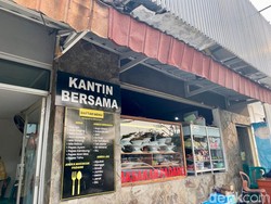 Makan Nasi Padang Murah Meriah di Dekat Bandara Soetta