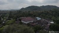 Rumah Sakit Ini Berdiri di Tengah Bukit Vandering, Kalbar