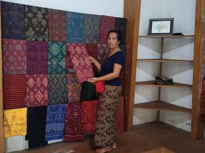 Orderan Endek Sidemen Karangasem Turun, Dulu Ratusan Kini Belasan Orderan Endek Sidemen Karangasem Turun, Dulu Ratusan Kini Belasan