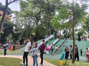 Ramai Pengunjung Tebet Eco Park Akhir Pekan Ini, Begini Suasananya