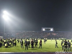 Detik-detik Tradisi Penghormatan Suporter ke Arema Berakhir 131 Jiwa Melayang
