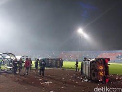 Rentetan Memilukan Tragedi Kanjuruhan hingga 125 Nyawa Hilang