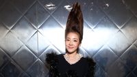 Rambut Sandara Park Setinggi Menara Eiffel!