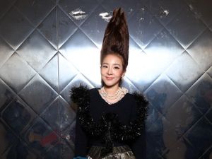 Rambut Sandara Park Setinggi Menara Eiffel! Rambut Sandara Park Setinggi Menara Eiffel!
