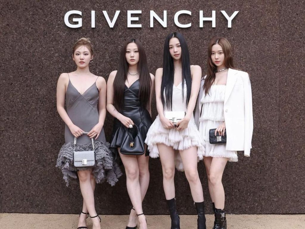 aespa Hadiri Paris Fashion Week, Harga Baju Karina Bikin Fans Istighfar aespa Hadiri Paris Fashion Week, Harga Baju Karina Bikin Fans Istighfar