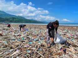 Reaksi Netizen Soal Polemik Pandawara-Kades, Rebutan Bersihkan Pantai