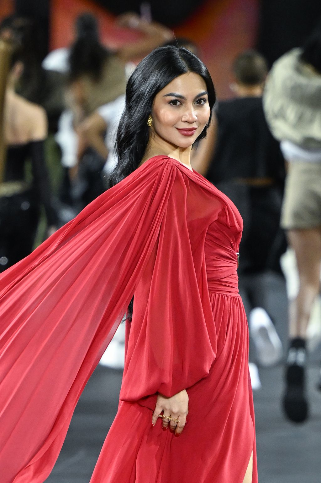Ariel Tatum di Paris Fashion Week PARIS, FRANCE - OCTOBER 02: (EDITORIAL USE ONLY - For Non-Editorial use please seek approval from Fashion House) Ariel Tatum walks the runway during the