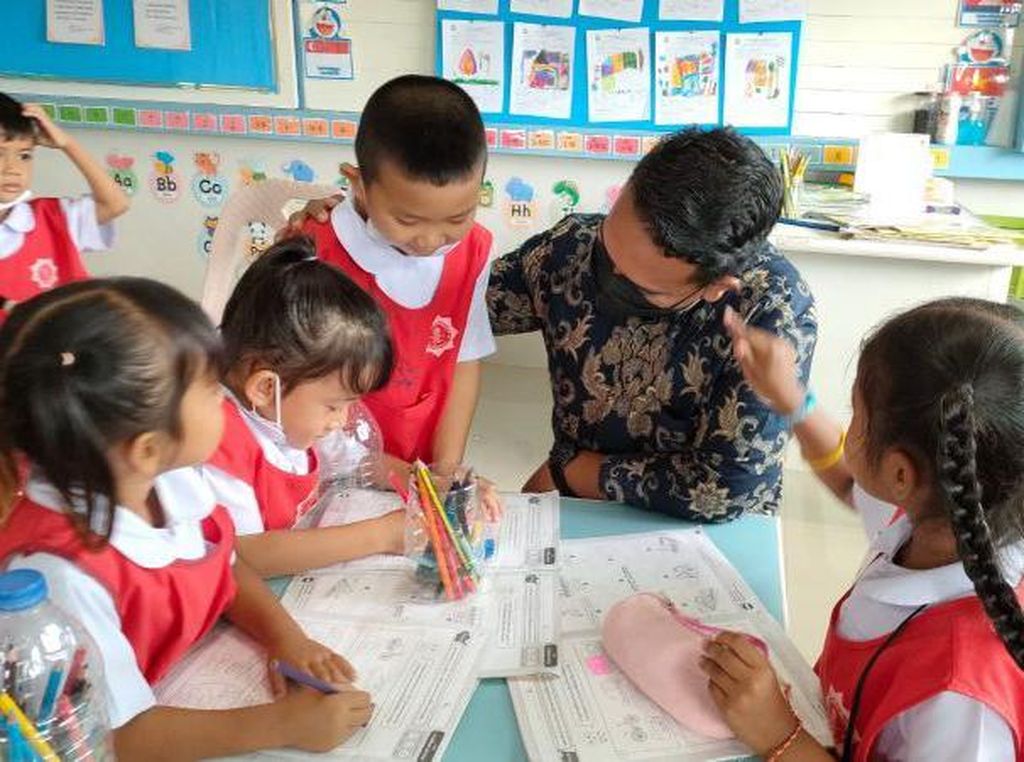 Mahasiswa Unesa Ungkap Pendidikan di Thailand, Program Gratis hingga Inovatif