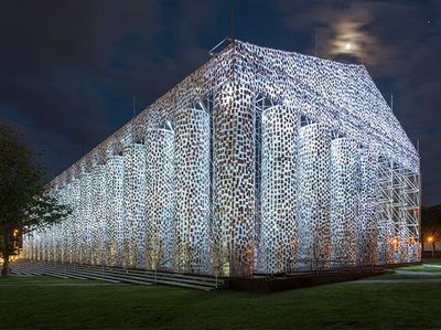 Luar Biasa, Bangunan di Yunani Dibuat dari 100.000 Buku Terlarang