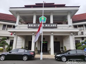 Malang Berduka atas Tragedi Kanjuruhan, Bendera Setengah Tiang Dikibarkan