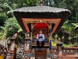 Bule Duduk di Palinggih Pura Tabanan Terkuak, Sudah ke LN Mei Lalu