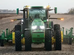 Canggih! Petani Bisa Garap Lahan Sambil Rebahan Pakai Traktor Ini