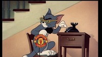 Man City bahkan sudah unggul 4-0 atas MU di babak pertama, memicu munculnya meme ganti manajer saat half time. Foto: dok. Twitter