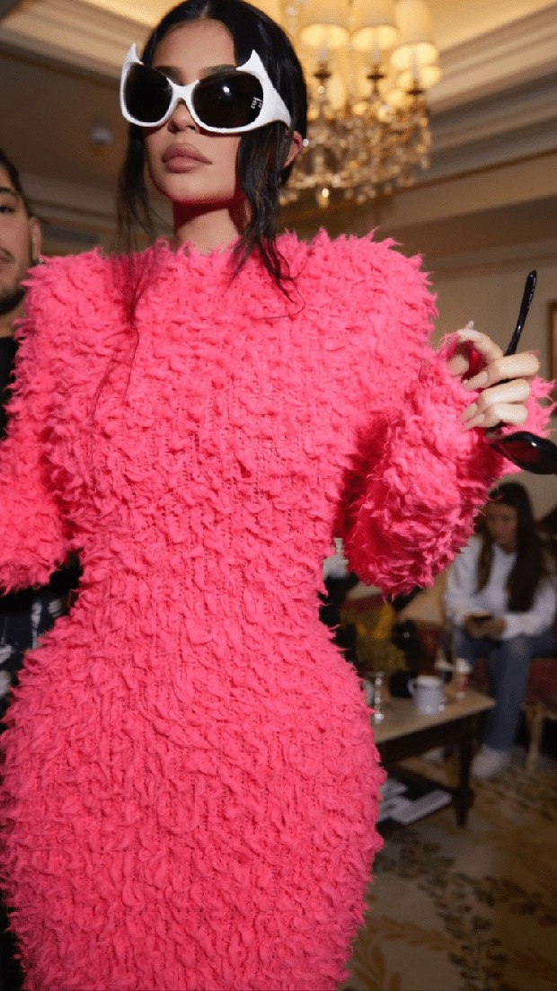 Foto: instagram.com/kyliejenner Kylie Jenner di show Balenciaga SS 2023/