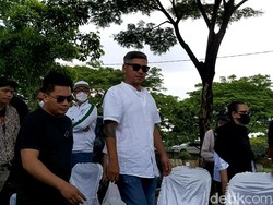 Gading Marten Datangi Rumah Duka Rudy Salam