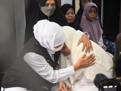 Korban Tragedi Kanjuruhan 131 Orang, Gubernur Khofifah Beberkan Penyebabnya