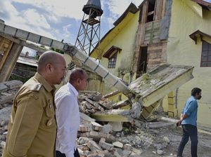 Gubsu Minta Perbaikan 72 Tempat Ibadah Rusak di Taput Jadi Prioritas