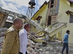 Gubsu Minta Perbaikan 72 Tempat Ibadah Rusak di Taput Jadi Prioritas