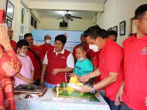 Kadin Berbagi Kepada Anak-anak Tuna Ganda