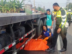 Siswi SMA di Mojokerto Tewas Terlindas Truk Saat Berangkat Sekolah