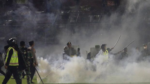 Kegunaan Gas Air Mata Sebenarnya, Kini Jadi Sorotan di Tragedi Kanjuruhan