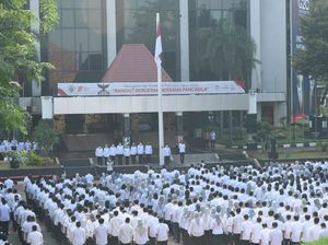 Gus Halim Ajak Pegawai Kemendes Salat Gaib bagi Korban Tragedi Kanjuruhan