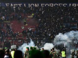 Kemenkes Sorot Penembakan Gas Air Mata saat Tragedi Kanjuruhan