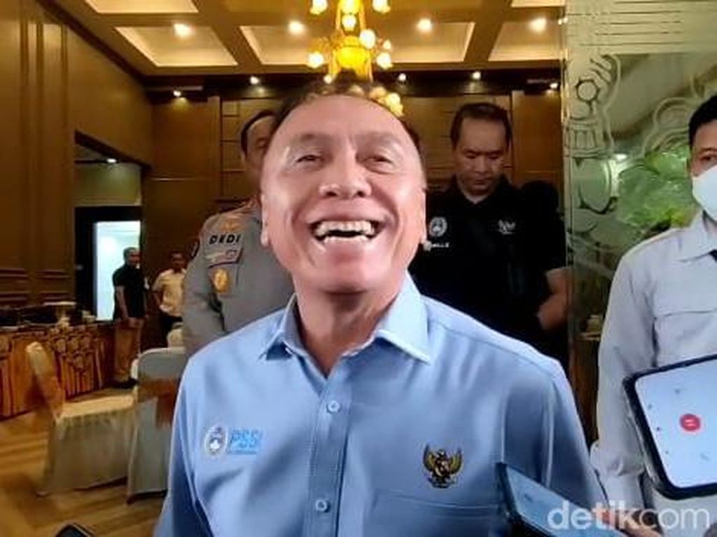 Didesak Mundur, Iwan Bule: Semua Orang Bisa Bicara Apa Saja Didesak Mundur, Iwan Bule: Semua Orang Bisa Bicara Apa Saja