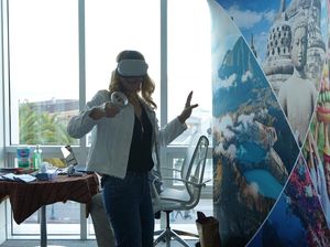Turis AS Rela Antre 1 Jam Lihat Wisata Indonesia secara Virtual Turis AS Rela Antre 1 Jam Lihat Wisata Indonesia secara Virtual