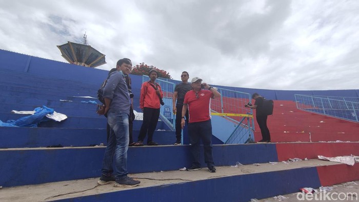 Komdis PSSI saat menggelar investigasi di Stadion Kanjuruhan