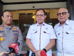 Kompolnas: Tak Ada Perintah Penggunaan Gas Air Mata dari AKBP Ferli