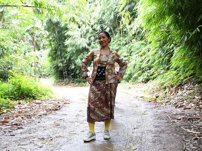 Padu Padan Batik dan Kebaya lewat Lawas Gak Lawasan