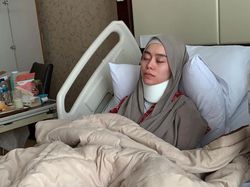 Lesti Kejora Fisioterapi Akibat Tulang Leher Geser Usai Dibanting Rizky Billar