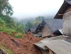 Banjir dan Longsor Terjang Trenggalek Usai Hujan Lebih 4 Jam