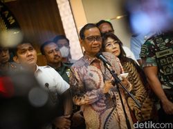 Mahfud MD: Tersangka Tragedi Kanjuruhan Diumumkan Polri Malam Ini