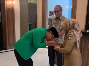 Hormati Putri Pendiri NU, Mardiono Sungkem ke Ketua PPP Jawa Timur