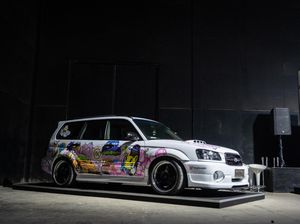 Mobil Dibalut Stiker Tak Boleh Dicuci, Lalu Gimana Cara Merawatnya?