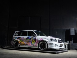 Mobil Dibalut Stiker Tak Boleh Dicuci, Lalu Gimana Cara Merawatnya?