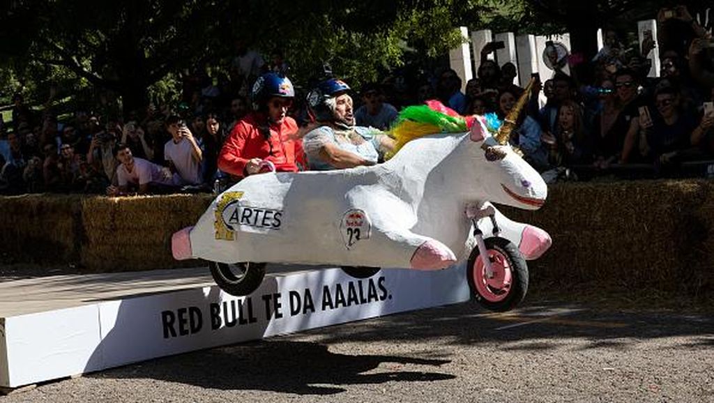 Mobil Tanpa Mesin Balapan di Spanyol, Bentuknya Unik-unik Mobil Tanpa Mesin Balapan di Spanyol, Bentuknya Unik-unik