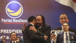 Momen Surya Paloh Peluk Erat Calon Presiden Anies Baswedan