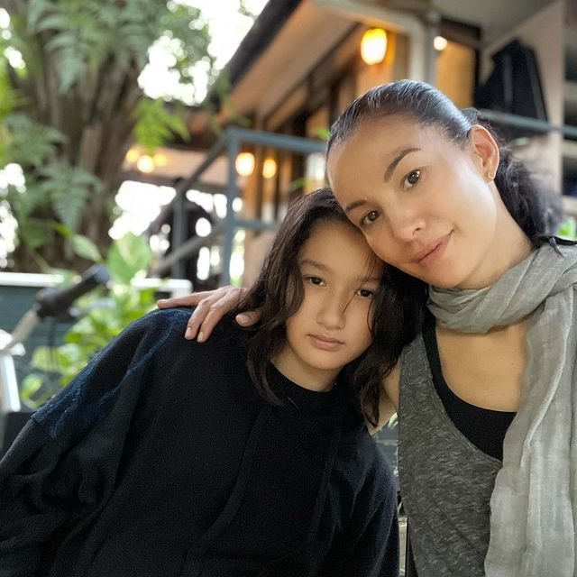 Nadya Hutagalung dan Nyla Nadya Hutagalung dan Nyla