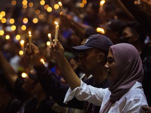 Nyala Lilin dari Semarang untuk Korban Tragedi Kanjuruhan