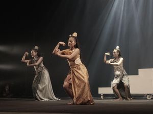 Panggung Opera Majapahit: Gayatri Bius Pencinta Seni Jakarta