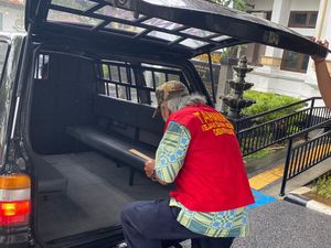 Kejari Denpasar Limpahkan 1 Tersangka Korupsi KUR Rp 697 Juta Kejari Denpasar Limpahkan 1 Tersangka Korupsi KUR Rp 697 Juta
