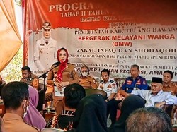 Bupati Tulang Bawang Serahkan 9 Unit Hunian Program Bedah Rumah